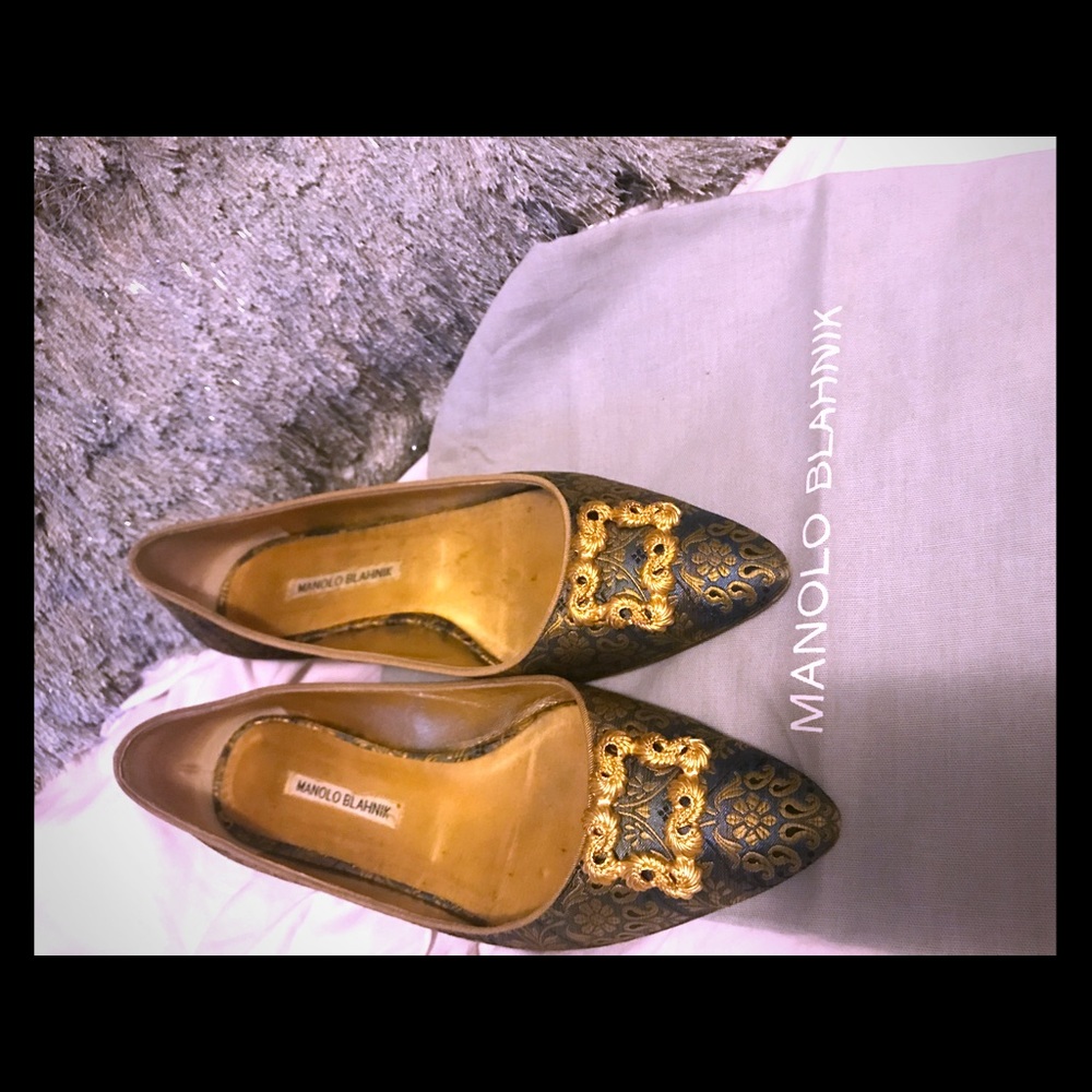MANOLO BLAHNIK vintage style flats!